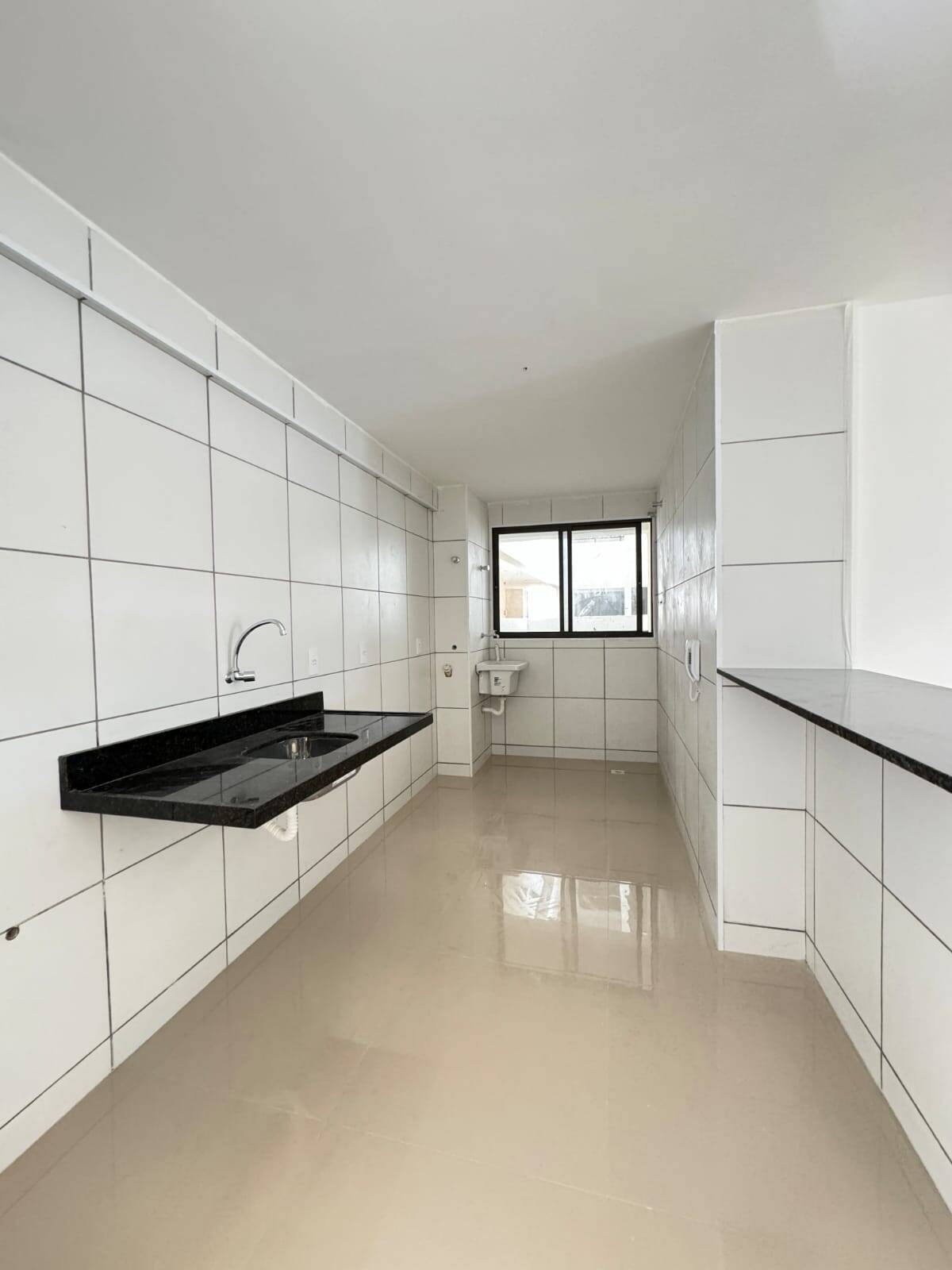 Apartamento à venda com 3 quartos, 83m² - Foto 2