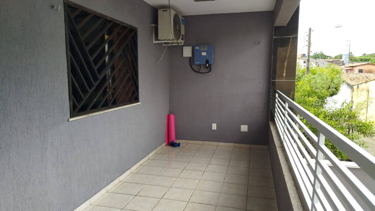 Casa à venda com 5 quartos, 210m² - Foto 2