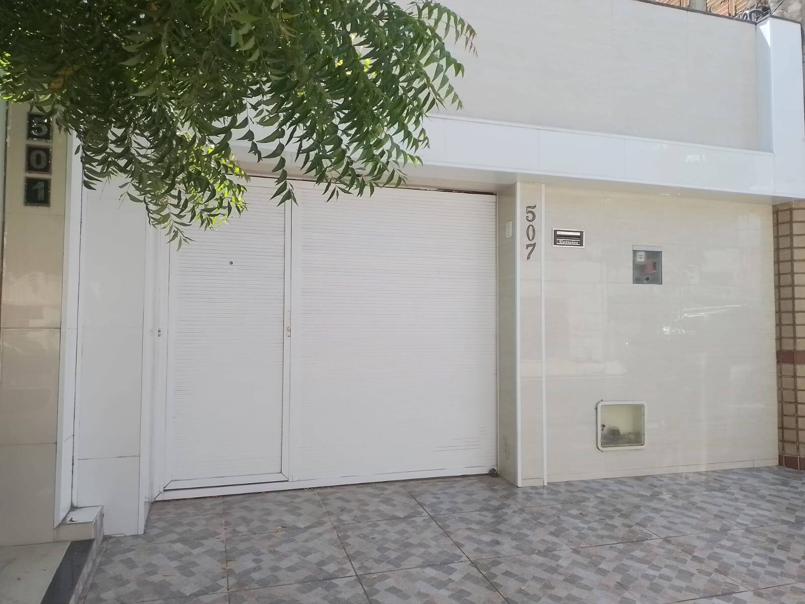 Casa à venda com 3 quartos, 136m² - Foto 1